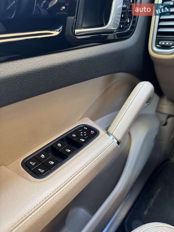 Позашляховик / Кросовер Porsche Cayenne 2018 в Києві фото 18 Позашляховик / Кросовер Porsche Cayenne 2018 в Києві