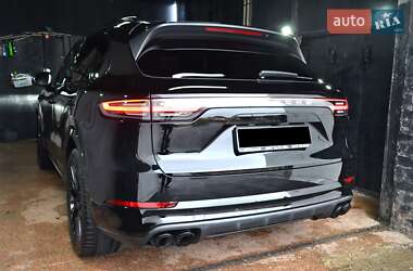 Внедорожник / Кроссовер Porsche Cayenne 2020 в 
