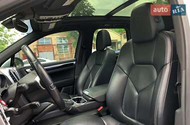 Позашляховик / Кросовер Porsche Cayenne 2014 в  фото 27 Позашляховик / Кросовер Porsche Cayenne 2014 в