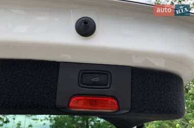 Позашляховик / Кросовер Porsche Cayenne 2014 в  фото 45 Позашляховик / Кросовер Porsche Cayenne 2014 в