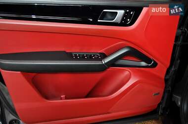 Внедорожник / Кроссовер Porsche Cayenne 2020 в 