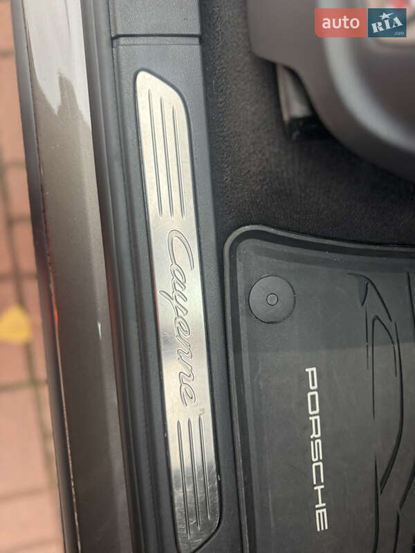 Позашляховик / Кросовер Porsche Cayenne 2015 в Києві фото 34 Позашляховик / Кросовер Porsche Cayenne 2015 в Києві