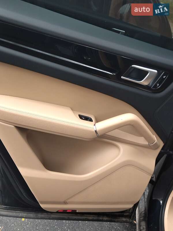 Позашляховик / Кросовер Porsche Cayenne 2018 в Чернігові фото 19 Позашляховик / Кросовер Porsche Cayenne 2018 в Чернігові
