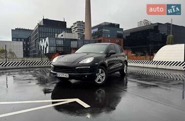 Внедорожник / Кроссовер Porsche Cayenne 2012 в Киеве