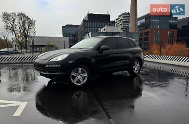 Внедорожник / Кроссовер Porsche Cayenne 2012 в 