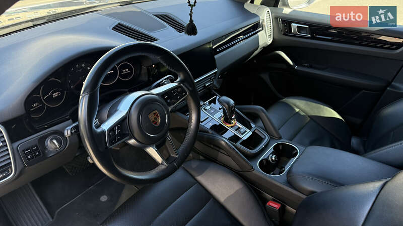 Внедорожник / Кроссовер Porsche Cayenne 2018 в Киеве фото 9 Внедорожник / Кроссовер Porsche Cayenne 2018 в Киеве