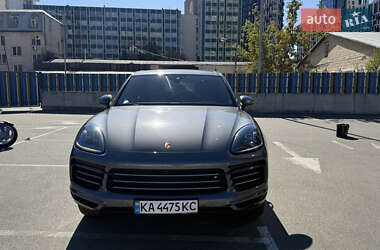 Внедорожник / Кроссовер Porsche Cayenne 2018 в 