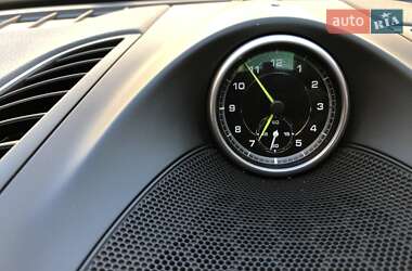 Внедорожник / Кроссовер Porsche Cayenne 2015 в 