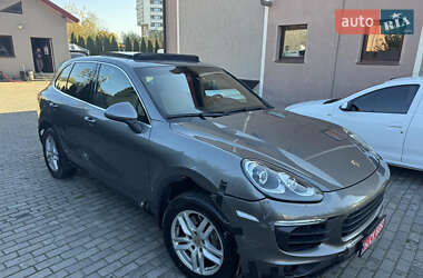 Внедорожник / Кроссовер Porsche Cayenne 2016 в Львове