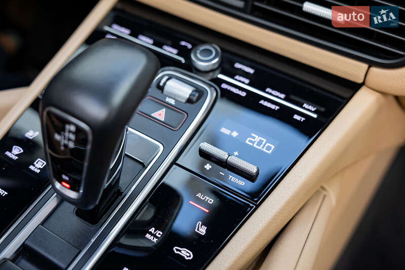 Позашляховик / Кросовер Porsche Cayenne 2020 в Києві