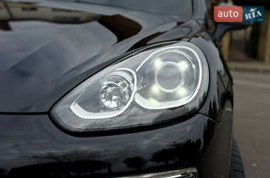 Внедорожник / Кроссовер Porsche Cayenne 2015 в 