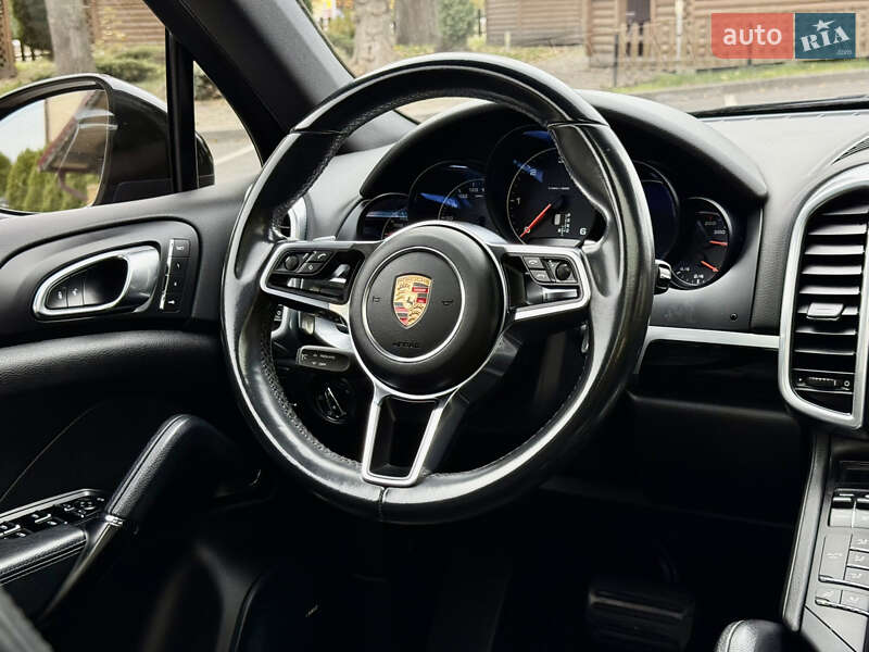 Внедорожник / Кроссовер Porsche Cayenne 2015 в Тернополе фото 51 Внедорожник / Кроссовер Porsche Cayenne 2015 в Тернополе