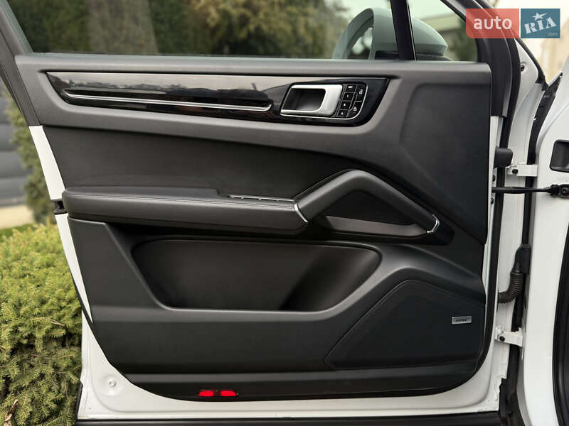 Внедорожник / Кроссовер Porsche Cayenne 2019 в Львове фото 23 Внедорожник / Кроссовер Porsche Cayenne 2019 в Львове