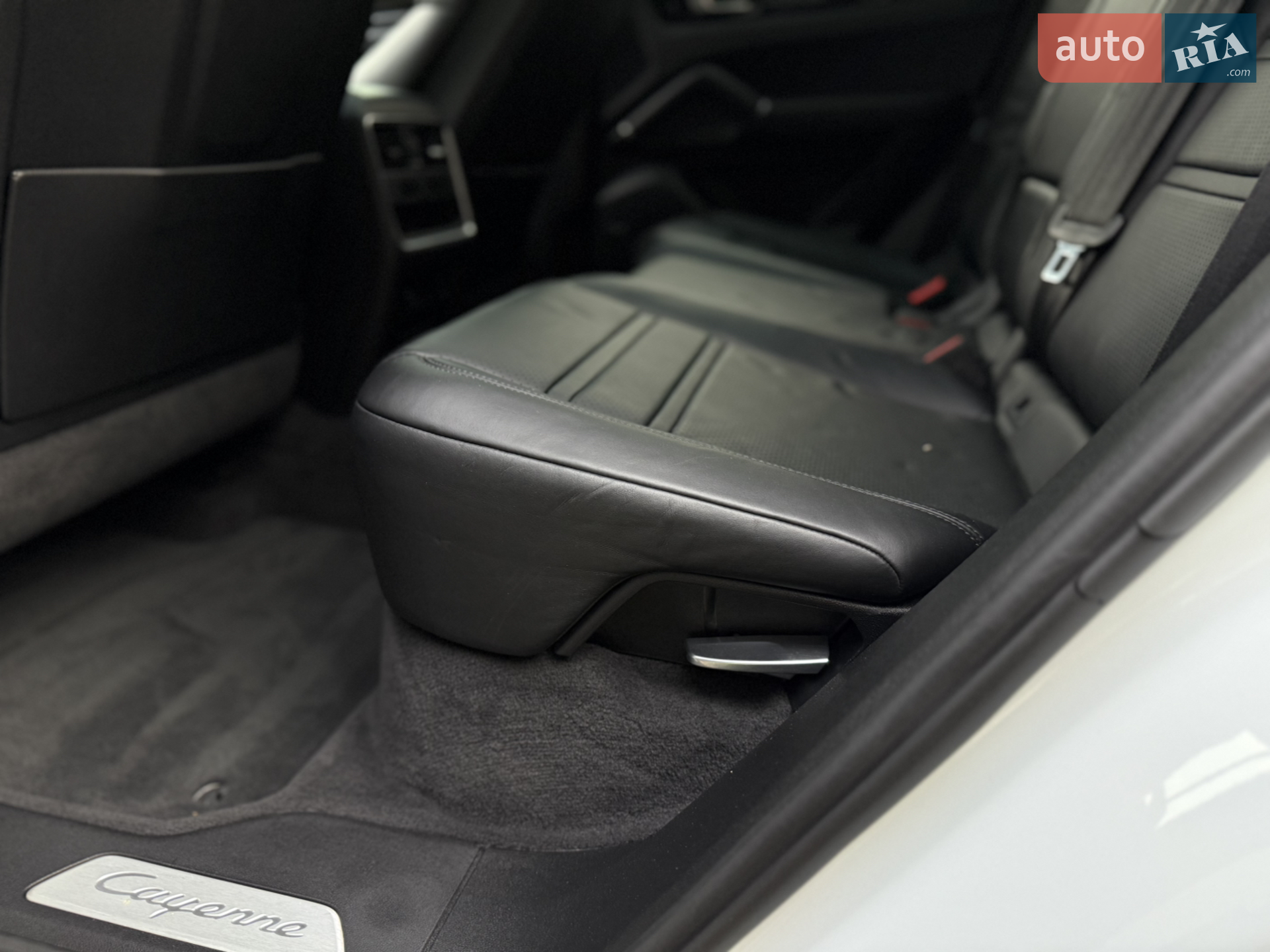 2019 Porsche Cayenne - мініатюра 48