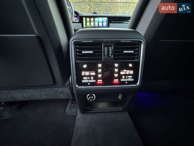 Внедорожник / Кроссовер Porsche Cayenne 2019 в Киеве