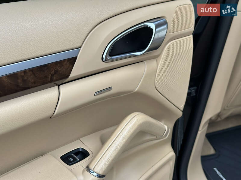 Позашляховик / Кросовер Porsche Cayenne 2013 в Одесі фото 41 Позашляховик / Кросовер Porsche Cayenne 2013 в Одесі
