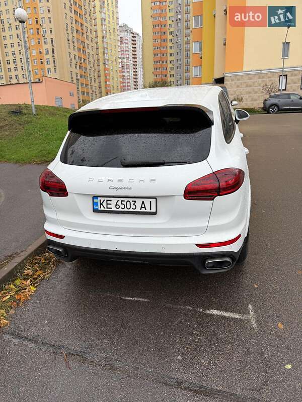 Внедорожник / Кроссовер Porsche Cayenne 2016 в Киеве