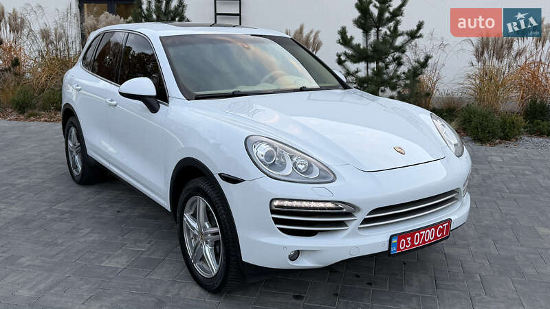 Внедорожник / Кроссовер Porsche Cayenne 2014 в Луцке