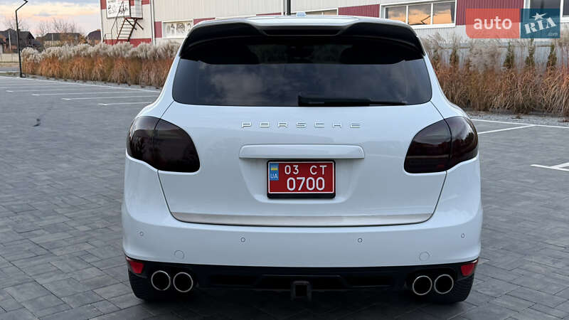 Внедорожник / Кроссовер Porsche Cayenne 2014 в Луцке