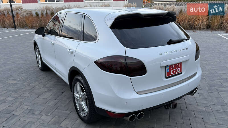 Внедорожник / Кроссовер Porsche Cayenne 2014 в Луцке