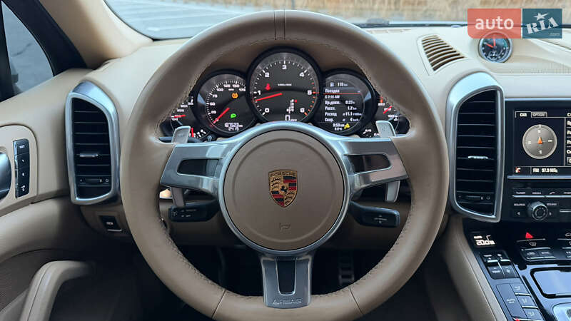 Внедорожник / Кроссовер Porsche Cayenne 2014 в Луцке
