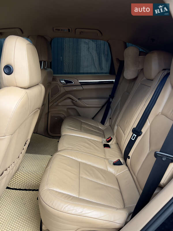 Позашляховик / Кросовер Porsche Cayenne 2011 в Чернівцях фото 7 Позашляховик / Кросовер Porsche Cayenne 2011 в Чернівцях