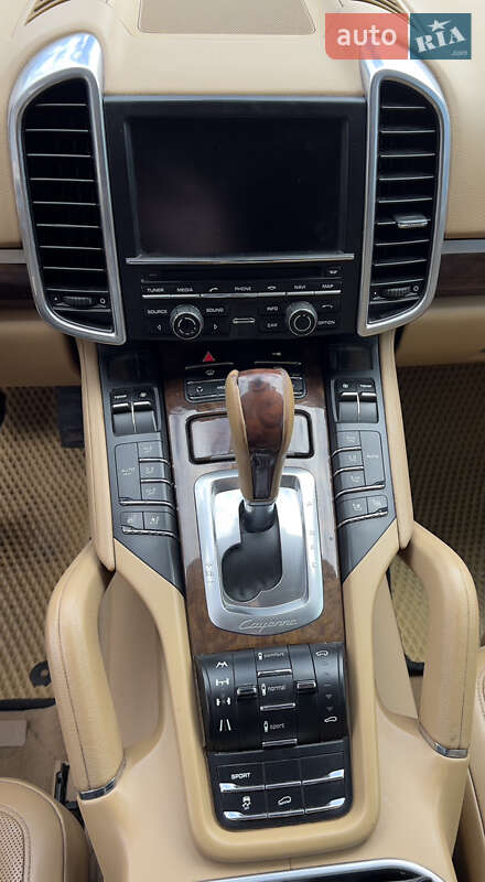 Позашляховик / Кросовер Porsche Cayenne 2011 в Чернівцях фото 15 Позашляховик / Кросовер Porsche Cayenne 2011 в Чернівцях