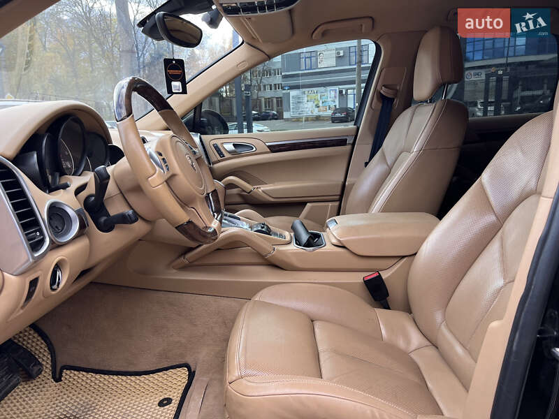Позашляховик / Кросовер Porsche Cayenne 2011 в Чернівцях фото 16 Позашляховик / Кросовер Porsche Cayenne 2011 в Чернівцях