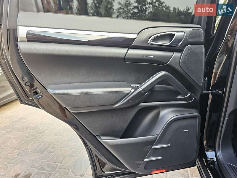 Внедорожник / Кроссовер Porsche Cayenne 2013 в Полтаве фото 74 Внедорожник / Кроссовер Porsche Cayenne 2013 в Полтаве