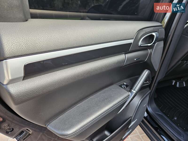 Внедорожник / Кроссовер Porsche Cayenne 2013 в Полтаве фото 75 Внедорожник / Кроссовер Porsche Cayenne 2013 в Полтаве