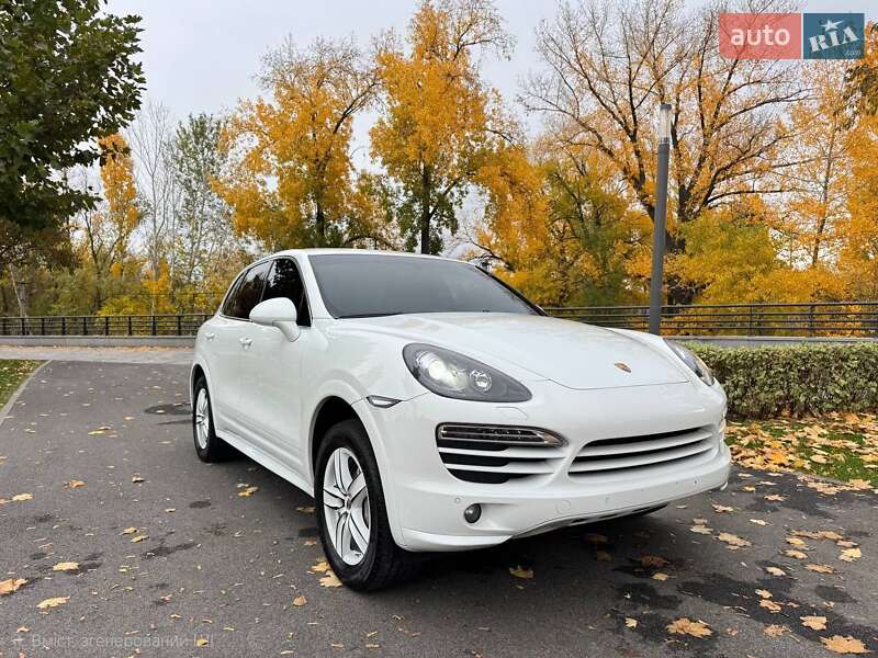 Внедорожник / Кроссовер Porsche Cayenne 2012 в Днепре
