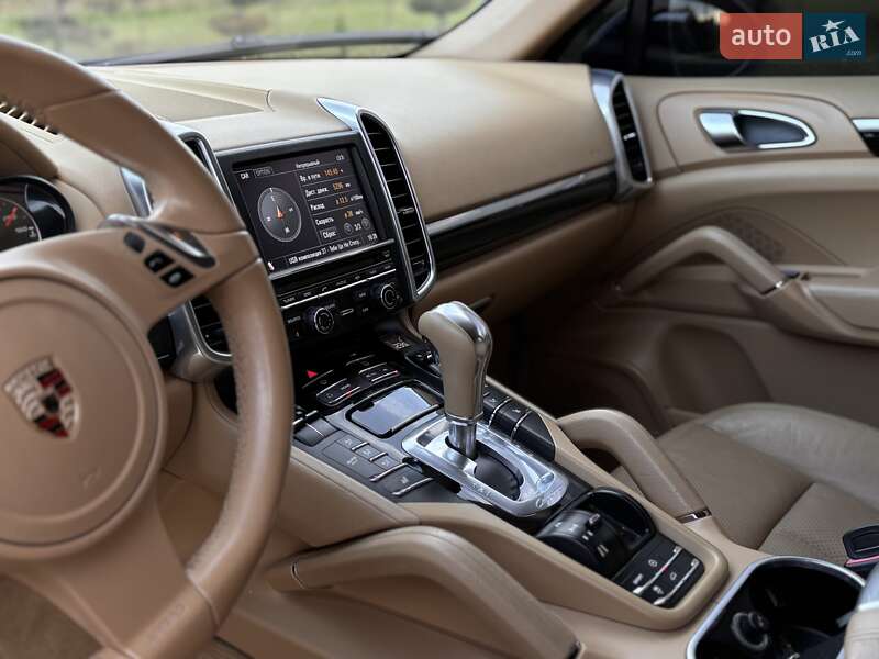 Позашляховик / Кросовер Porsche Cayenne 2011 в Тернополі