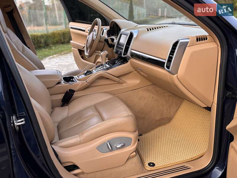 Позашляховик / Кросовер Porsche Cayenne 2011 в Тернополі