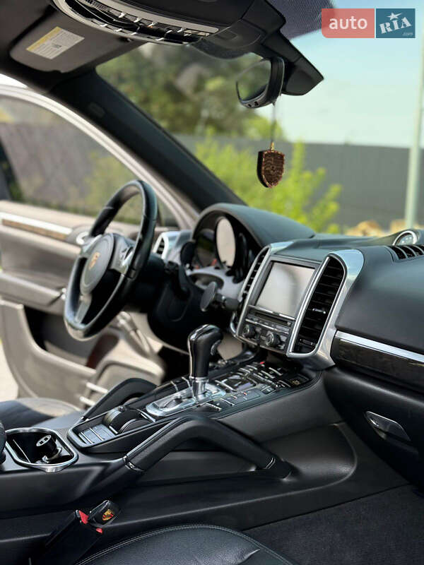 Позашляховик / Кросовер Porsche Cayenne 2013 в Самборі