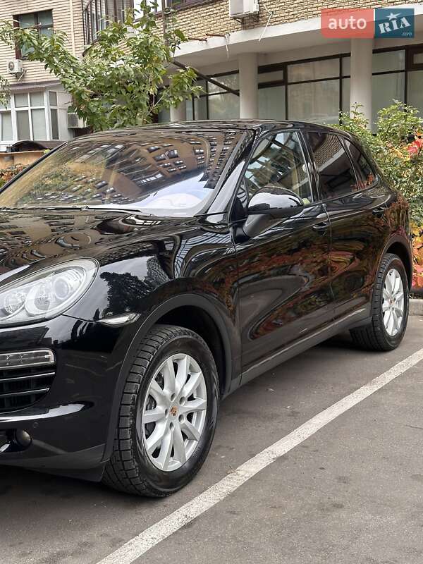 Внедорожник / Кроссовер Porsche Cayenne 2013 в Киеве