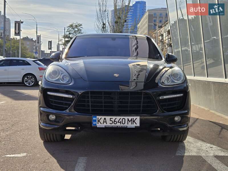 Внедорожник / Кроссовер Porsche Cayenne 2010 в Киеве