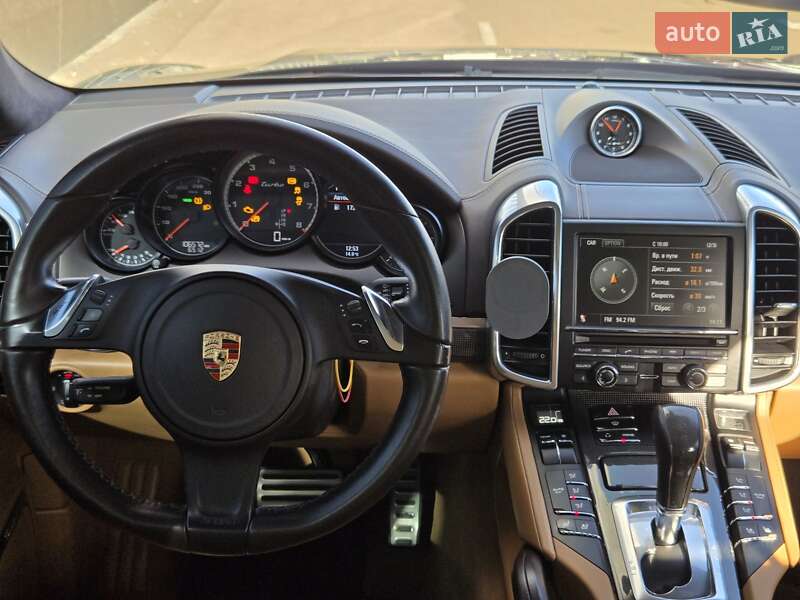 Внедорожник / Кроссовер Porsche Cayenne 2010 в Киеве