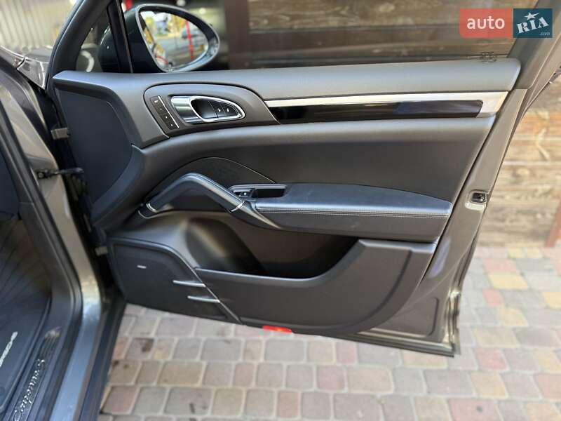 Позашляховик / Кросовер Porsche Cayenne 2015 в Малині фото 27 Позашляховик / Кросовер Porsche Cayenne 2015 в Малині