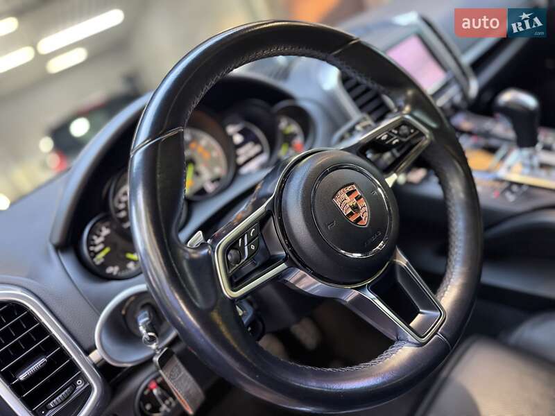 Позашляховик / Кросовер Porsche Cayenne 2015 в Малині фото 34 Позашляховик / Кросовер Porsche Cayenne 2015 в Малині