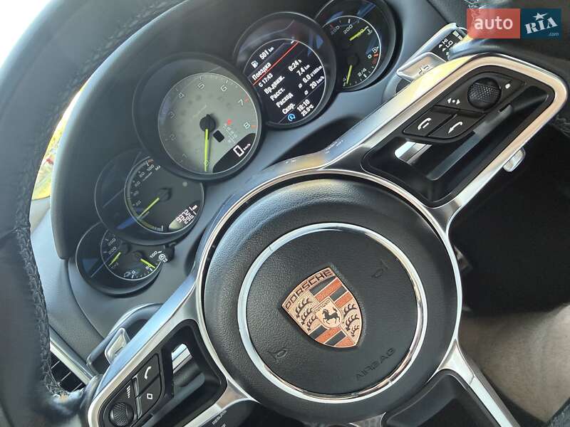 Позашляховик / Кросовер Porsche Cayenne 2015 в Малині фото 41 Позашляховик / Кросовер Porsche Cayenne 2015 в Малині