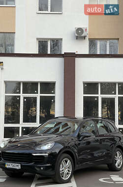 Внедорожник / Кроссовер Porsche Cayenne 2015 в Киеве