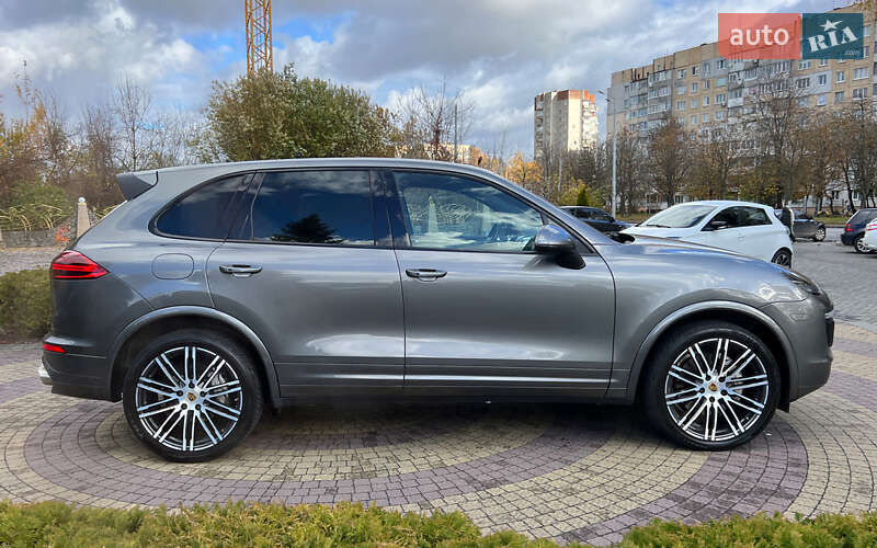 Внедорожник / Кроссовер Porsche Cayenne 2016 в Львове