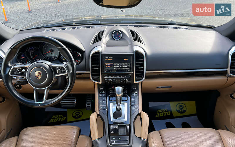Внедорожник / Кроссовер Porsche Cayenne 2016 в Львове