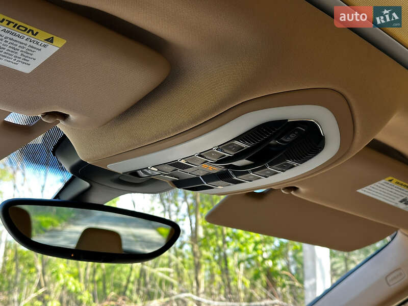 Позашляховик / Кросовер Porsche Cayenne 2015 в Харкові