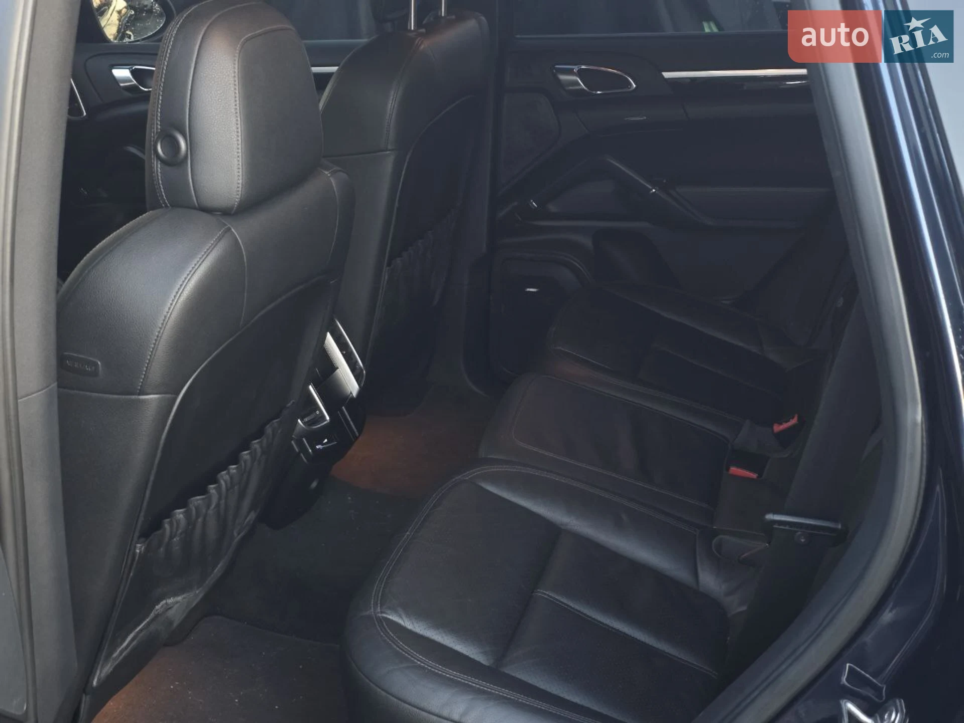 2011 Porsche Cayenne - мініатюра 24