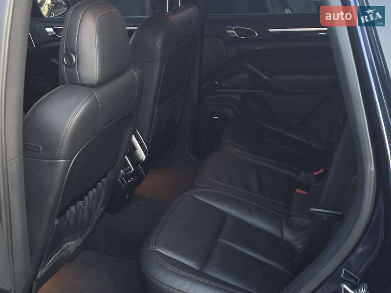 Позашляховик / Кросовер Porsche Cayenne 2011 в Тернополі