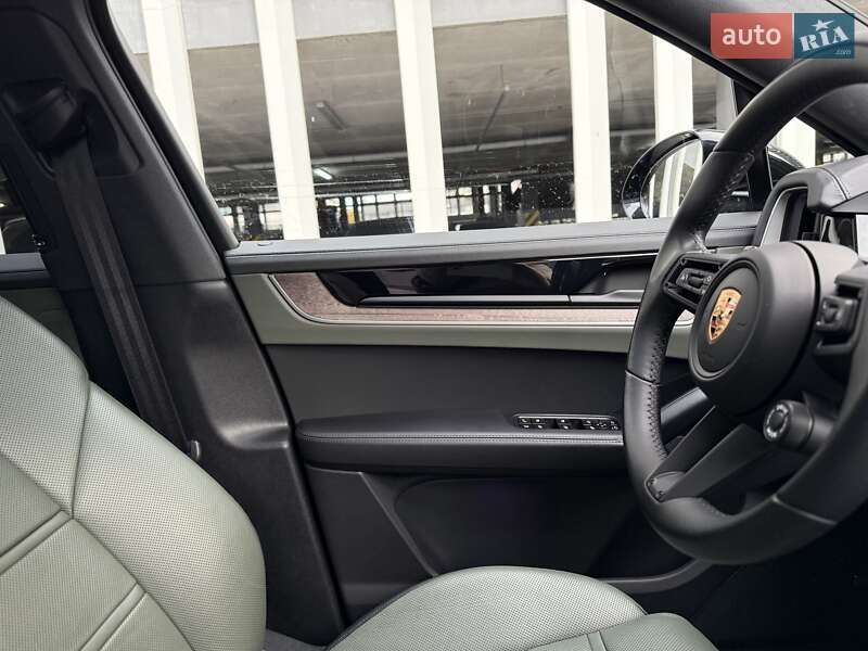 Внедорожник / Кроссовер Porsche Cayenne 2024 в Киеве