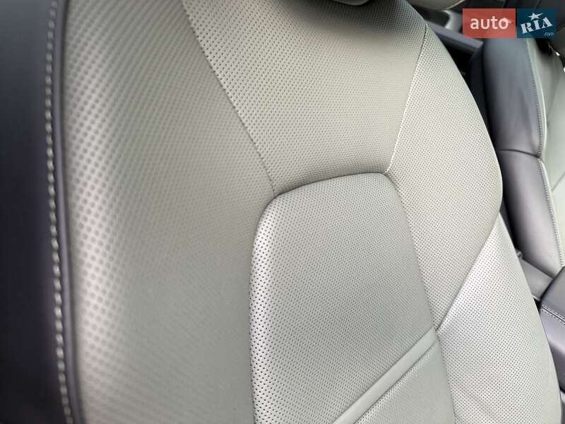 Внедорожник / Кроссовер Porsche Cayenne 2024 в Киеве