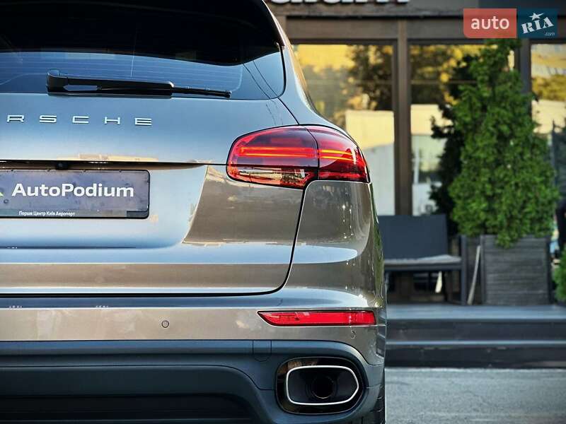 Внедорожник / Кроссовер Porsche Cayenne 2016 в Киеве фото 14 Внедорожник / Кроссовер Porsche Cayenne 2016 в Киеве