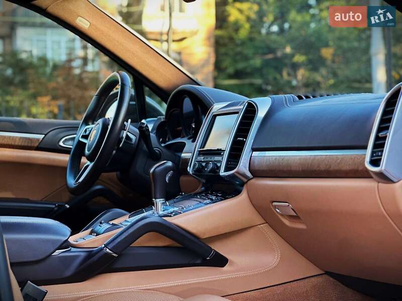 Внедорожник / Кроссовер Porsche Cayenne 2016 в Киеве фото 47 Внедорожник / Кроссовер Porsche Cayenne 2016 в Киеве